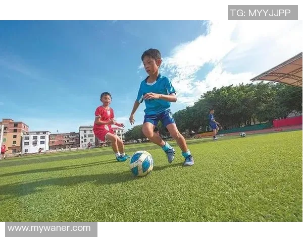 开出租的足球明星如何在绿茵场与街头生活中找到平衡与乐趣